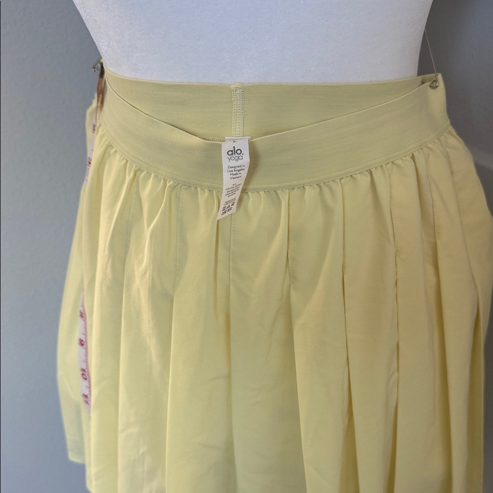 ALO Yoga Light Yellow tennis skirt - Picture 4 of 5